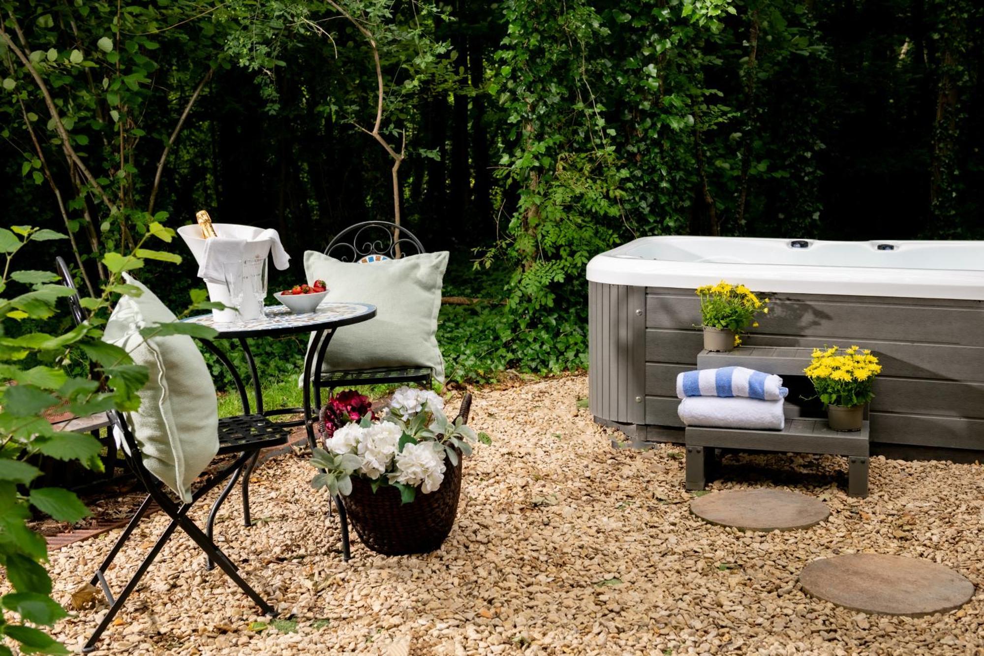 Honeycombe - Treehouse In The Heart Of Dorset Villa Blandford Forum Exterior photo